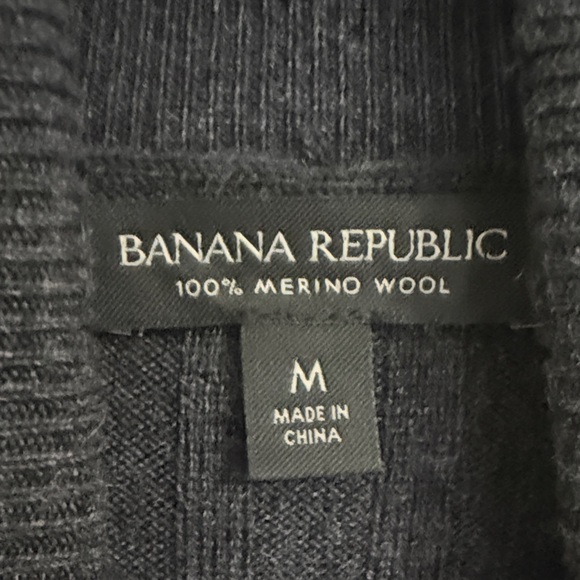 Banana Republic Charcoal Ribbed Merino Wool Turtleneck Sweater - Picture 2 of 6